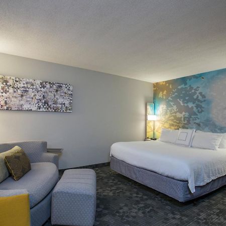 Отель Courtyard Boston Raynham Экстерьер фото